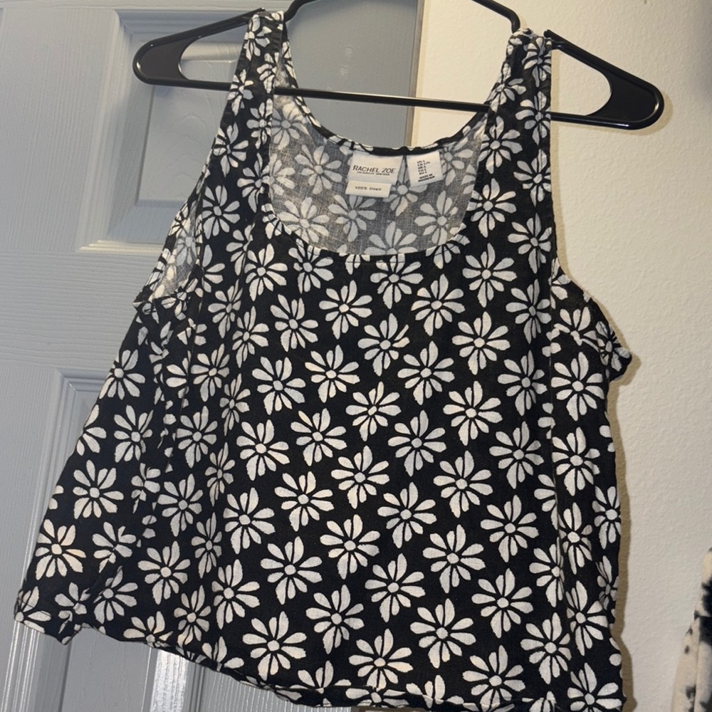 Women’s black and white floral Rachel Zoe Top